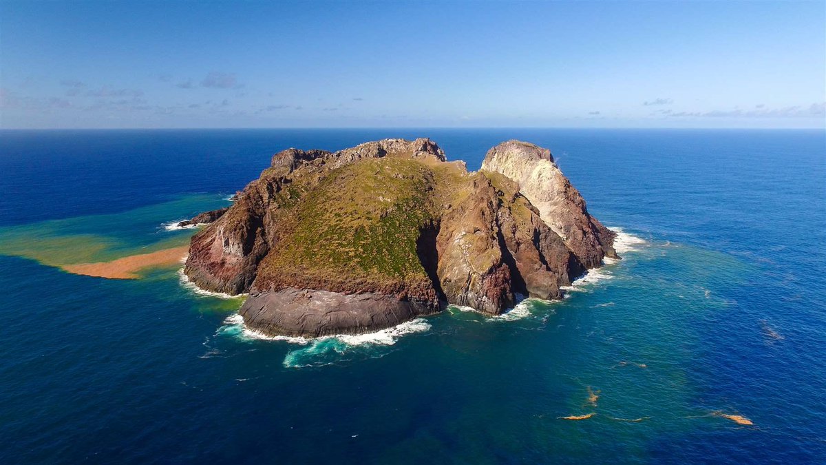 La perspective d'une cession au Vanuatu de nos îlots du Pacifique Matthew et Hunter serait une rupture et une faute stratégique majeure pour la France; menaçant à la fois son patrimoine, sa sécurité et sa crédibilité.

👉 Une atteinte au patrimoine national d’abord, car ces îlots