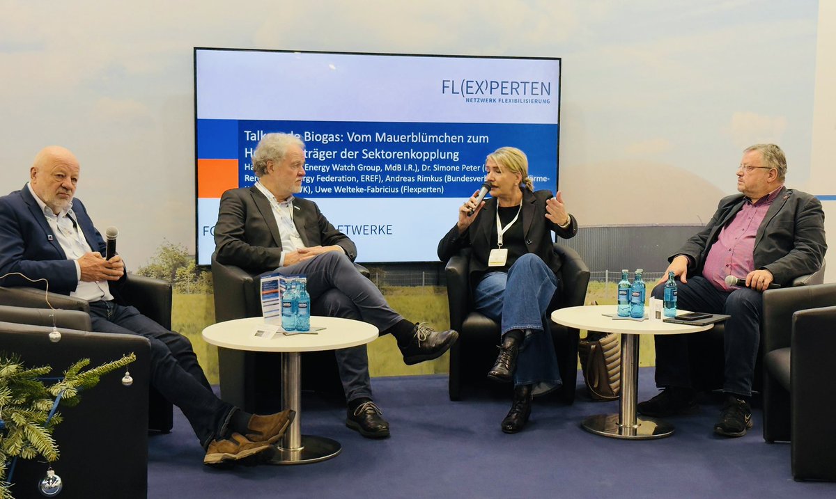 peter_simone's tweet image. Spannende Diskussionen beim Forum Speicherkraftwerke auf der #Biogas Trade Fair 2025 in Nürnberg letzte Woche, wie hier beim Netzwerk Flexperten. #Flexibilität ist die neue Leitwährung im Stromsystem, deshalb gibt es bei Batterien 🔋 und Biogas 🌱 kein Oder, sondern nur ein UND!