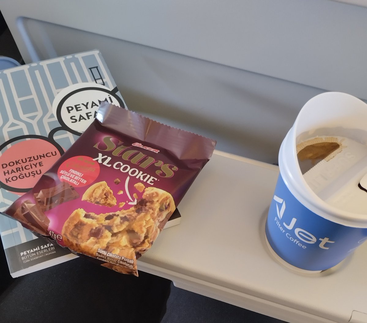 Herkes yalandan nefret eder ve yalan söyler..