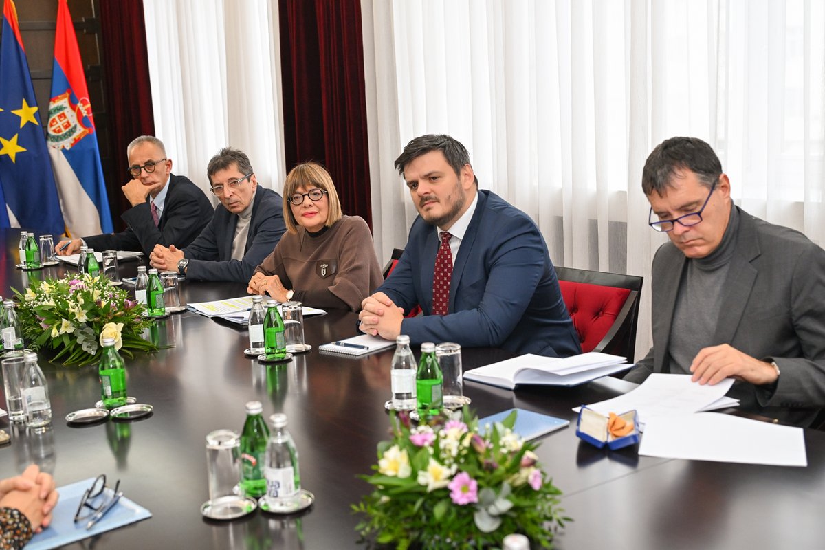 PSRRMSLS's tweet image. Покрајина са 50 милиона динара суфинансира пројекте у девет здравствених установа подржане из ЕУ фондова
Ресорни секретар Александар Софић изјавио је да је реч о прекограничним пројектима са установама из Румуније, Мађарске и Хрватске. 
skr.rs/zSjj