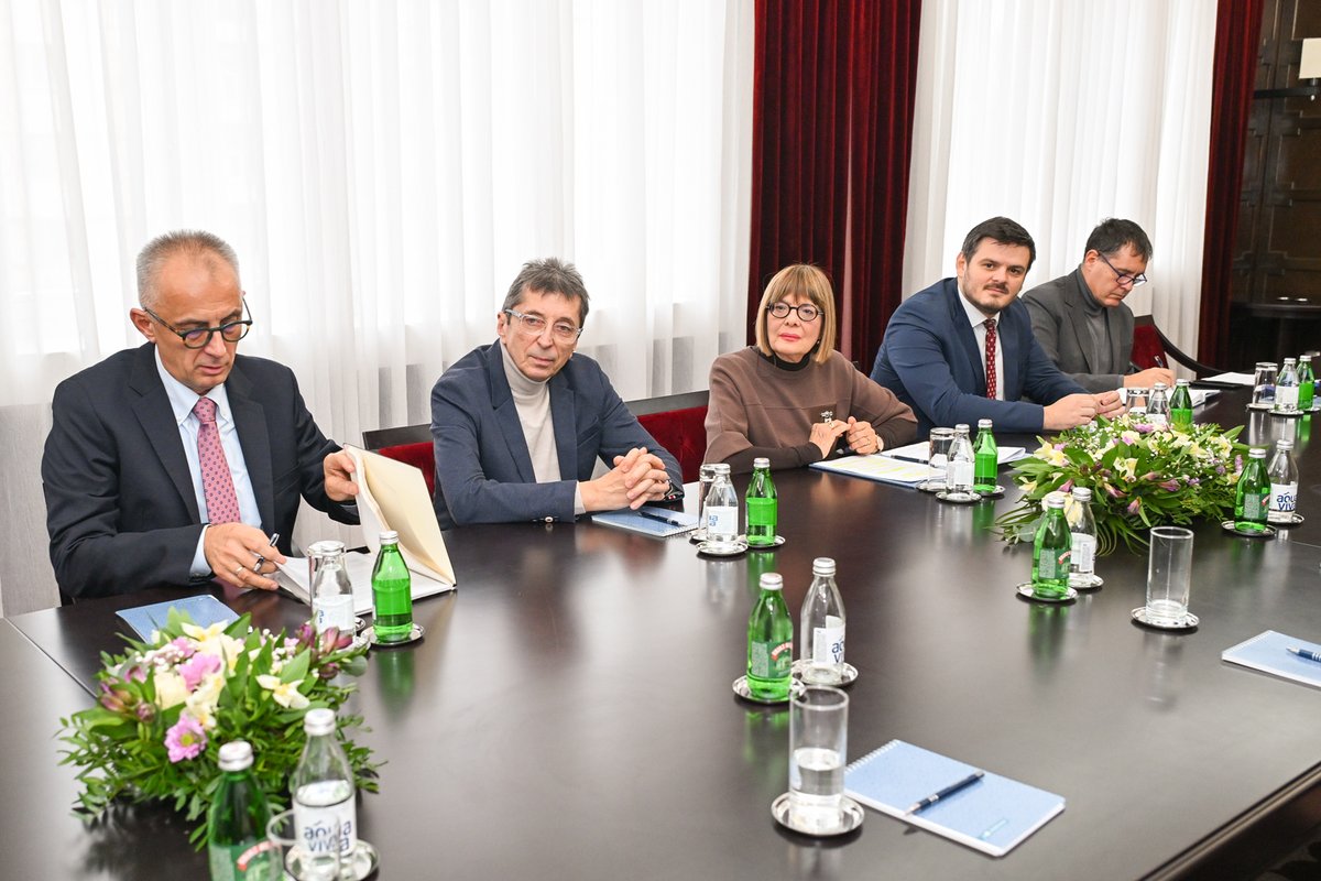 PSRRMSLS's tweet image. Покрајина са 50 милиона динара суфинансира пројекте у девет здравствених установа подржане из ЕУ фондова
Ресорни секретар Александар Софић изјавио је да је реч о прекограничним пројектима са установама из Румуније, Мађарске и Хрватске. 
skr.rs/zSjj