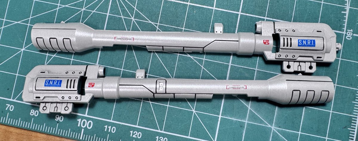 taroooo_017NJll's tweet photo. 本体はできたけど武器がまだまだ
塗装とデカール貼り〜

#ガンプラ好きと繋がりたい https://t.co/MNUGWJm0sm