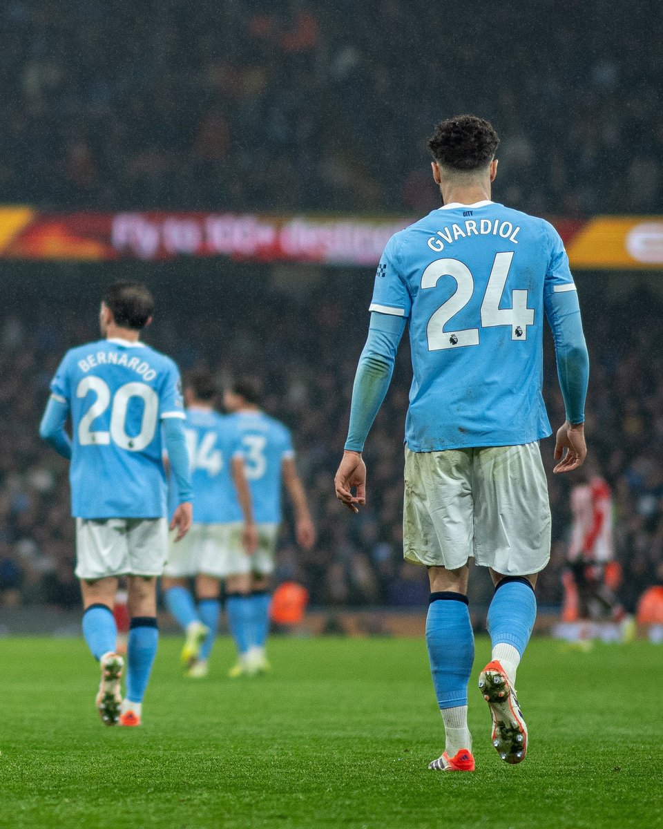 باستثناء هالاند..

هـل فيه صفقة قام بها مانشستر سيتي آخر 5 سنوات أفضل من هذا الكرواتي؟