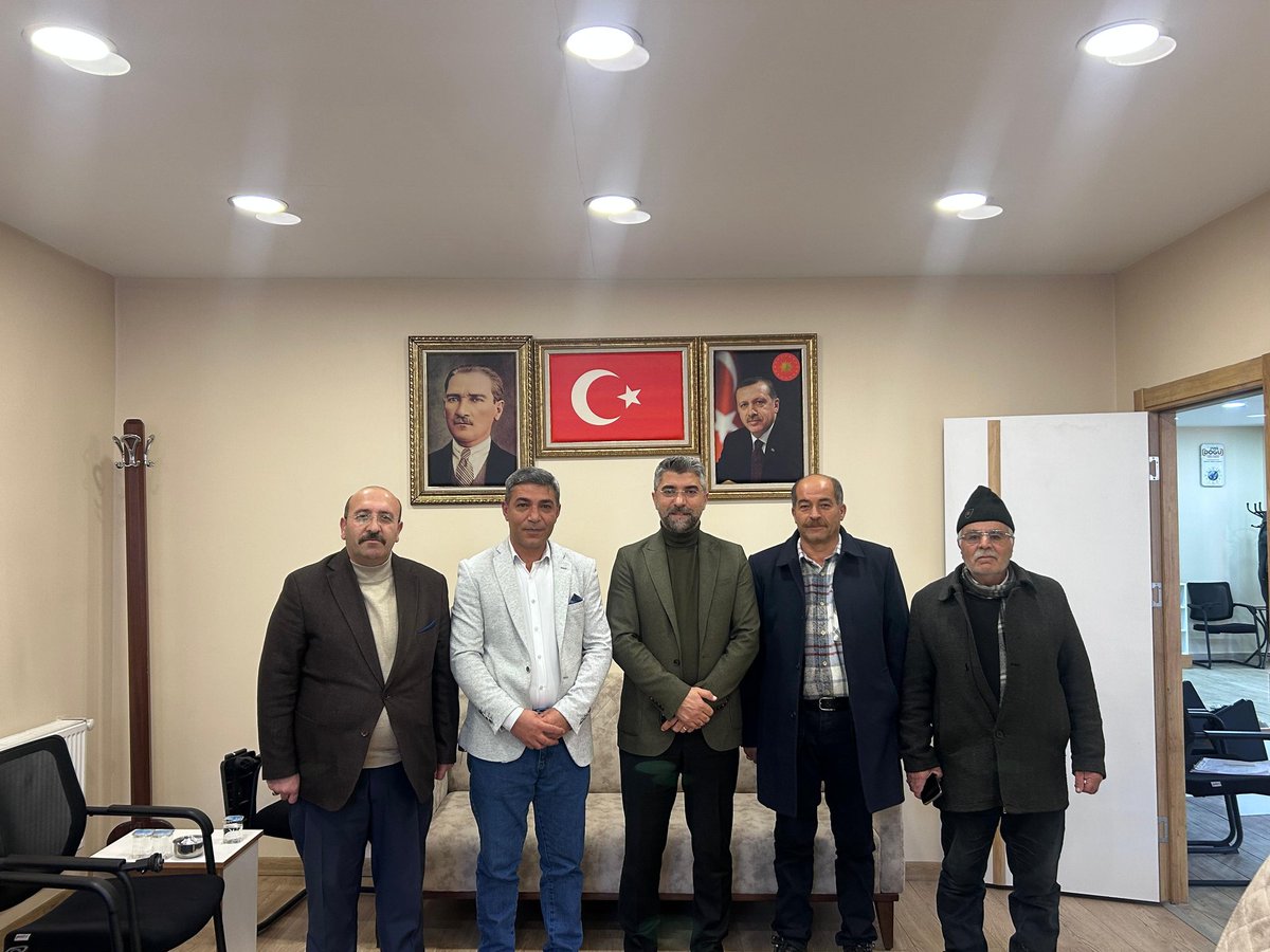 AK Parti #Erzurum İl Başkanımız @AvibrahimK ’nu ziyaret ettik
Kıymetli Başkanımıza göstermiş olduğu ilgi ve nazik ev sahipliği için şükranlarımı sunuyor Yüce Rabbimden çalışmalarında başarılar ve muvaffakiyetler diliyorum Herkesin Başkanı #Çat <a href="/ErzurumAkparti/">AK Parti Erzurum</a> <a href="/Akparti/">AK Parti</a> <a href="/RTErdogan/">Recep Tayyip Erdoğan</a>