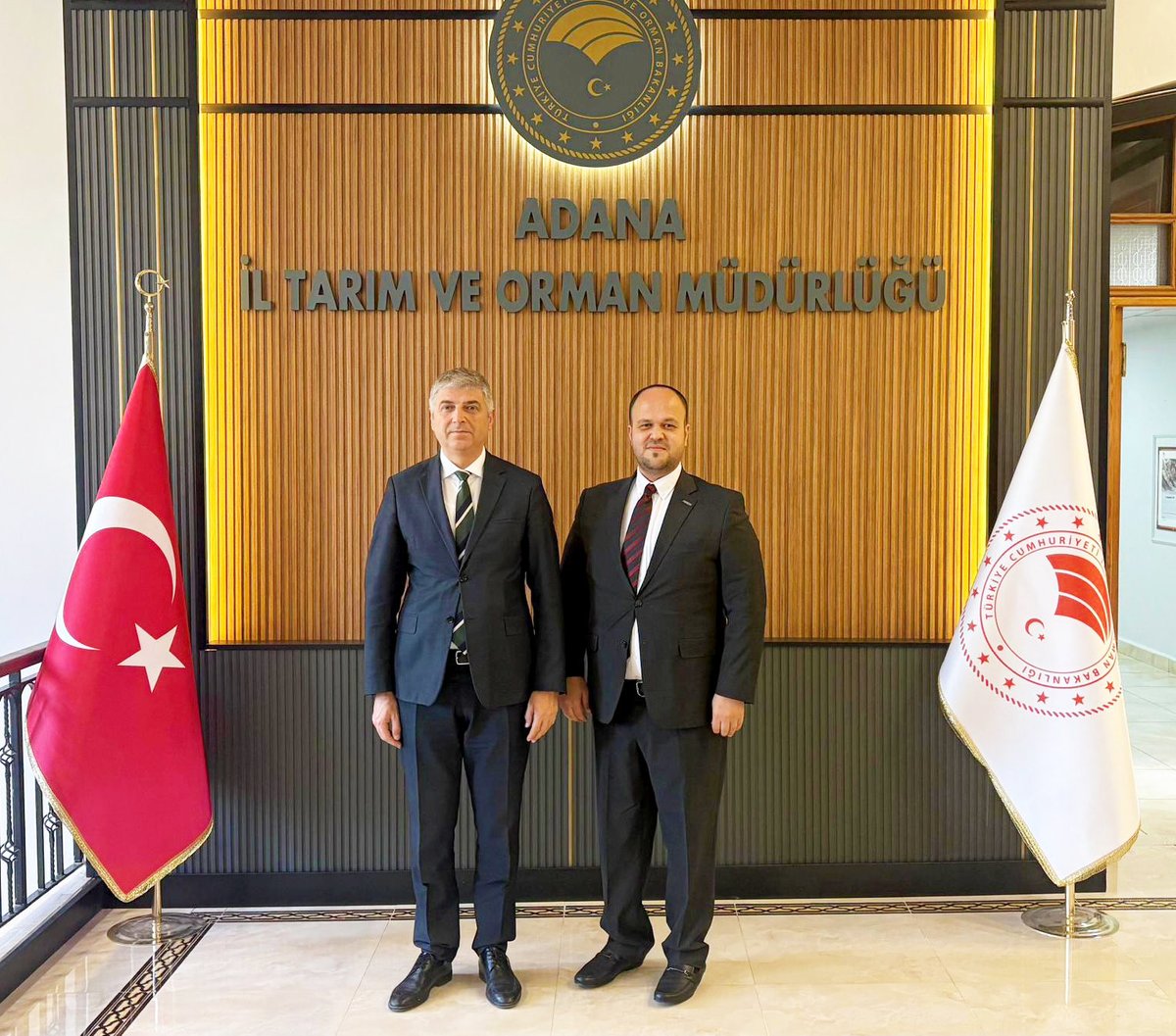 Adana İl Tarım ve Orman Müdürlüğü’nde; İl Müdürümüz Sn. Atilla Bayazıt ve İl Müdür Yardımcımız Sn. Ali Kansu Öztürk ile bir araya geldik.

Tarım ve hayvancılık alanındaki güncel çalışmalar, sektörün ihtiyaçları ve iş birliği imkanları üzerine verimli bir görüşme gerçekleştirdik.