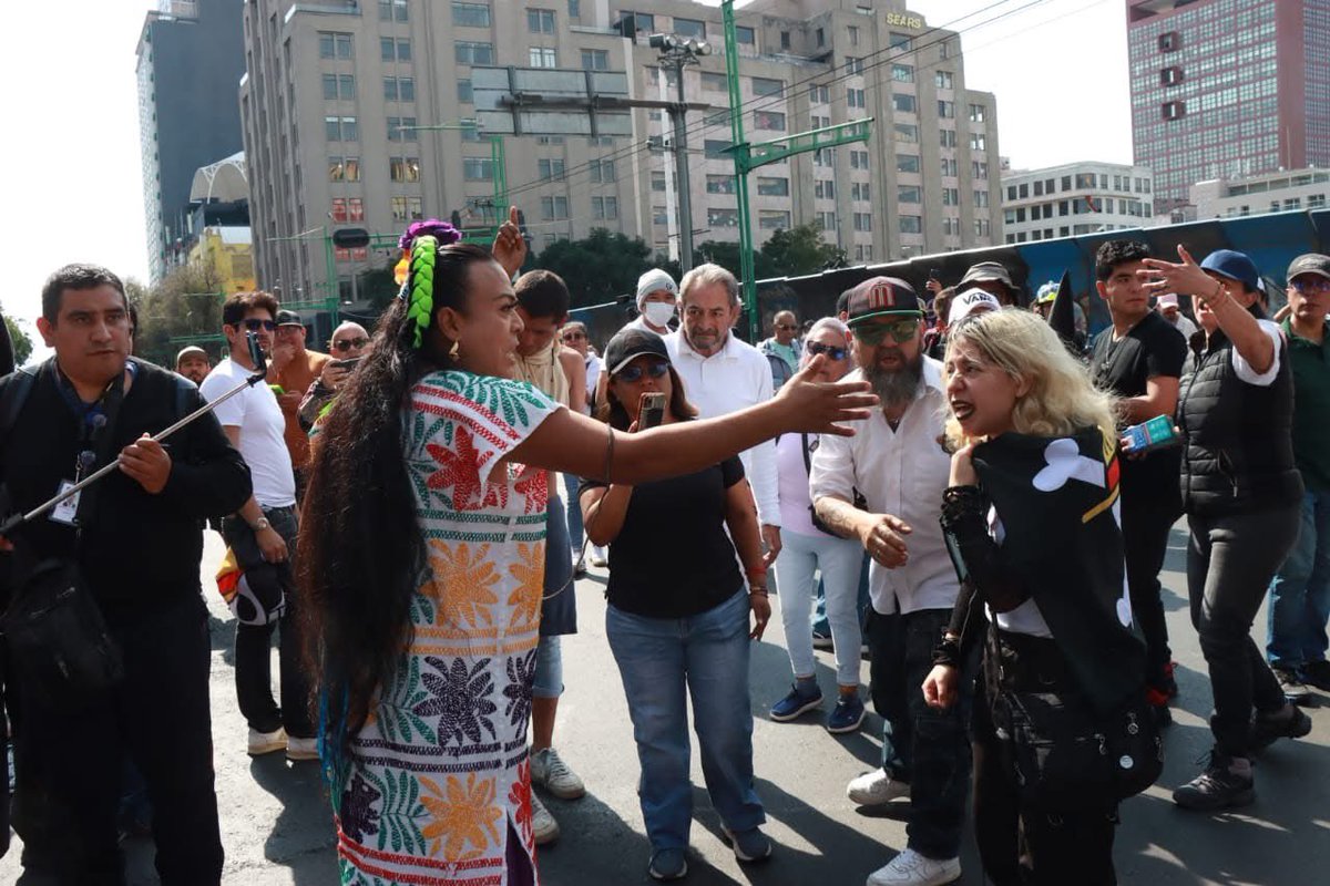 🤩 ¡<a href="/ladytacosdecana/">Ladytacosdecanasta</a> tacos de canastas es mi buena heroína! 🤩
- ¡Tú también mana, vienes agrediendo! 😅
Así le dijo al a loquita “rubia natural” de la pedorrina marcha de ayer…