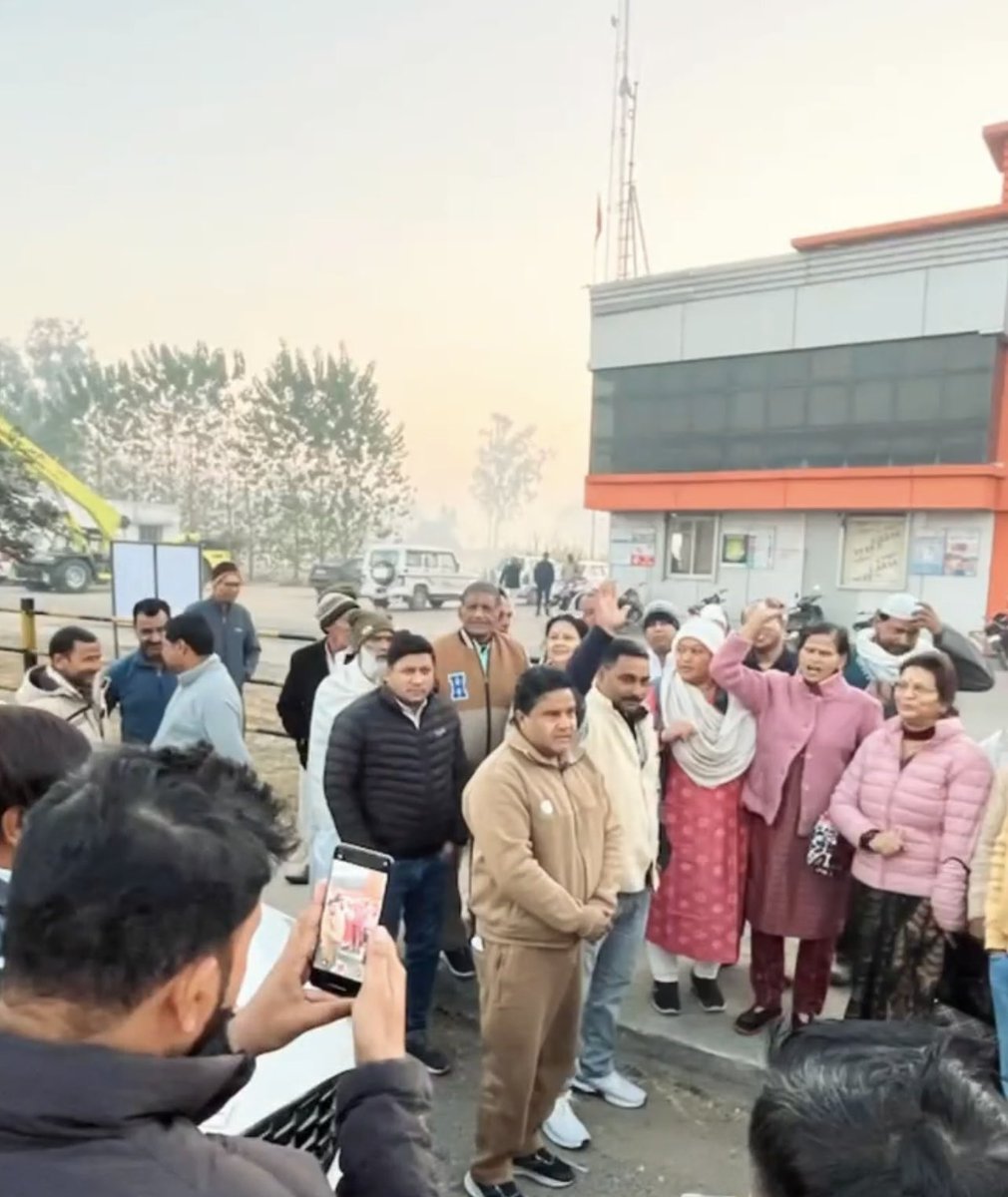 कल दिनांक 14 दिसम्बर,महारैली की छायाचित्र।असंख्य लोग इस जनउत्सव के साक्षी रहे।न्याय योद्धा राहुल जी की आवाज़ बने🙏🙏<a href="/INCUttarakhand/">Uttarakhand Congress</a> <a href="/INCIndia/">Congress</a> <a href="/harishrawatcmuk/">Harish Rawat</a>