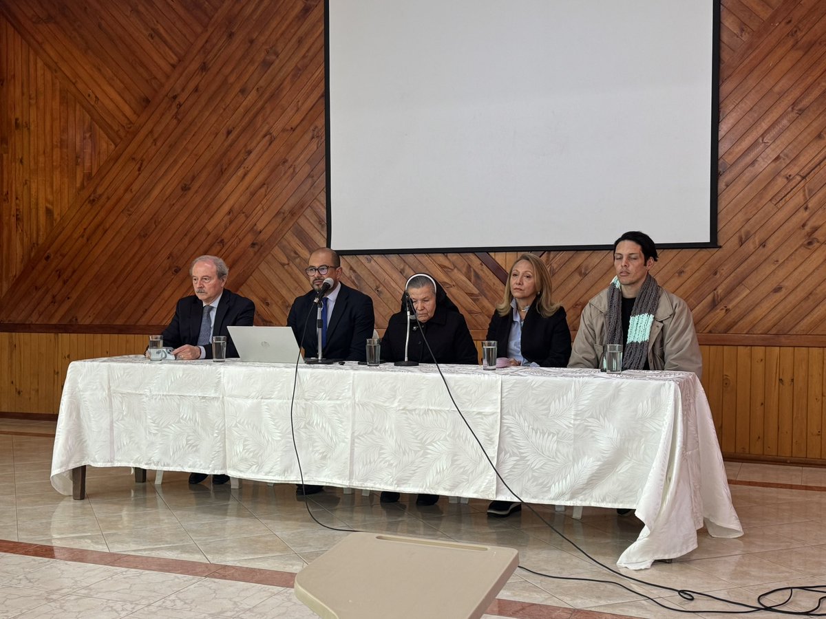 #URGENTE 
La asociación colombiana de enfermos hepáticos y renales, DENUNCIA ABANDONO del gobierno de <a href="/petrogustavo/">Gustavo Petro</a> con los pacientes trasplantados y de todas las patologías sin tratamientos que están perdiendo la vida por la crisis de la salud

Gracias hermana Maria Ines Delgado