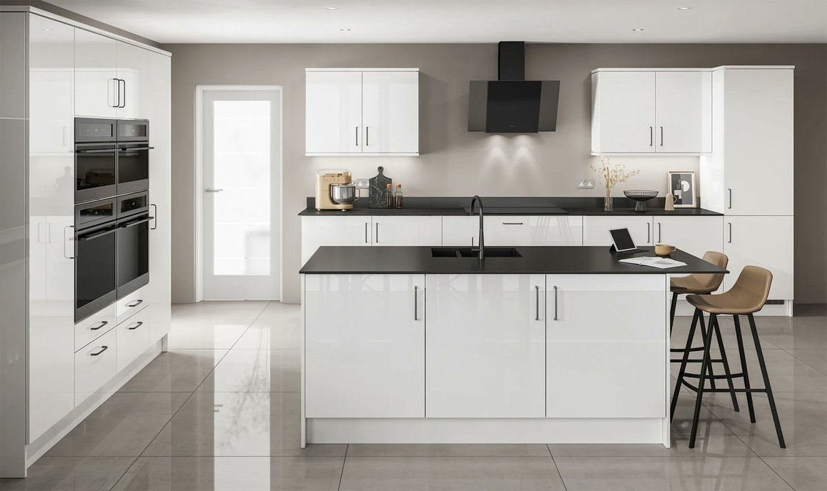 DirectKitchens1's tweet image. Our White Kitchen ranges offers a timeless, bright, and versatile look that makes your space feel bigger, enhances natural light, pairs with any colour or material, and boosts overall resale appeal. 

Explore our White Kitchen Collection here👉 bit.ly/48fnfQ3