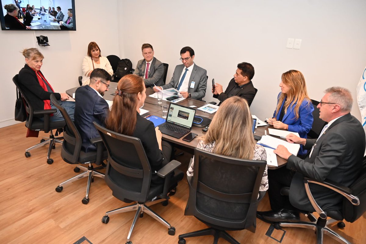 #AHORA La Comisión de Salud del #PARLASUR realiza el Seminario “Impacto del cambio climático en la salud”, donde se presenta el Informe 2025 del Lancet Countdown para #AméricaLatina, con datos sobre cómo la crisis climática afecta la #salud en nuestra región.