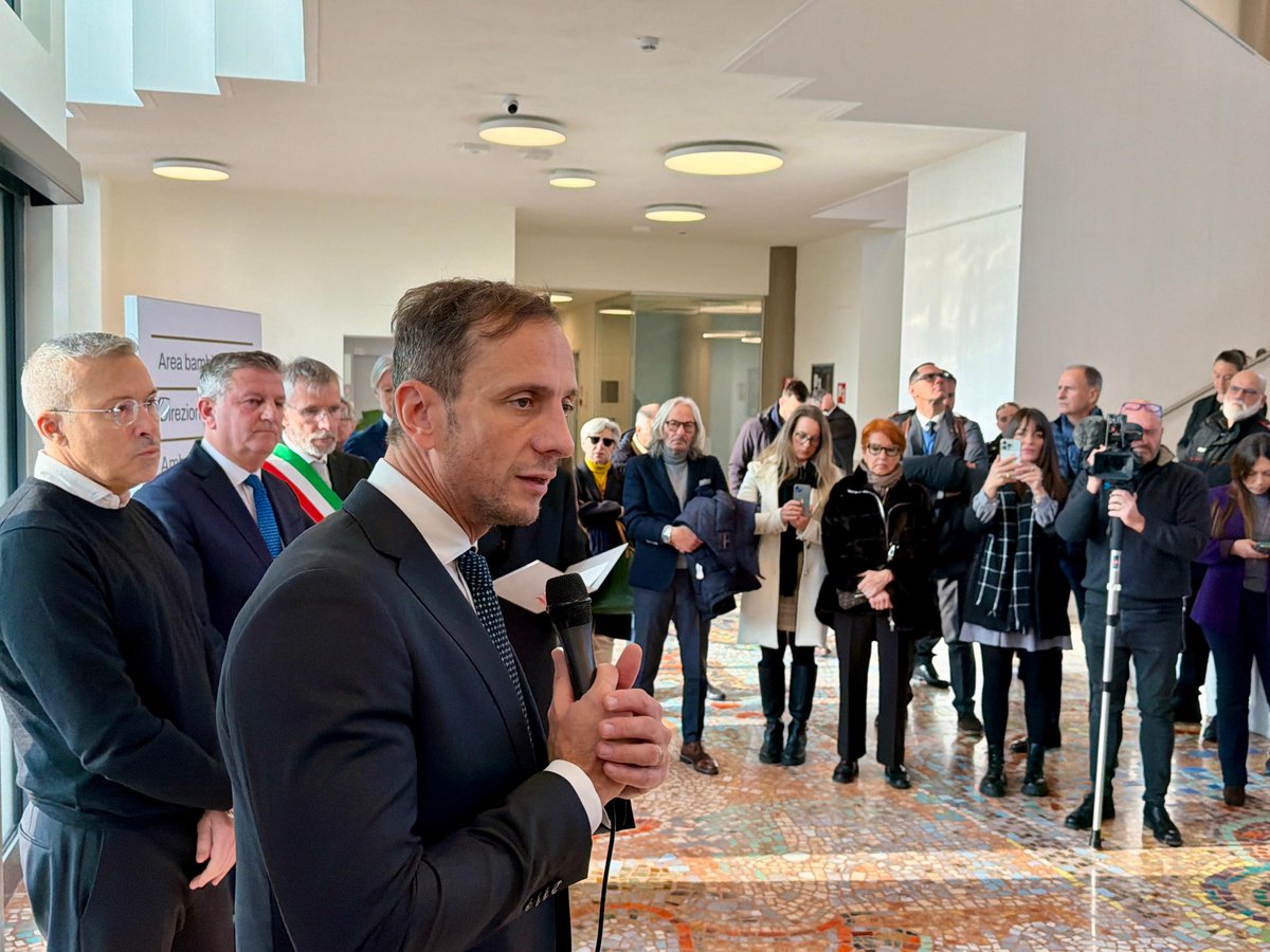 “Le nuove Terme marine di #Grado sono un investimento per il futuro della località turistico di eccellenza. La #RegioneFVG, con oltre 16 milioni, ha puntato su un polo del benessere di livello internazionale”. Così oggi <a href="/M_Fedriga/">Massimiliano Fedriga</a> e e <a href="/SergioBini68/">Sergio Bini</a>
👉tinyurl.com/yck5deju