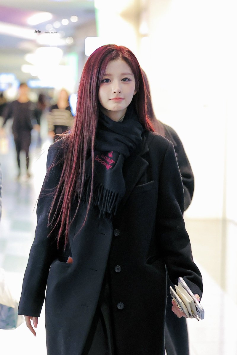_iris_sy's tweet photo. 251215 집 가쟈,,,ෆ
#NMIXX #엔믹스 #SULLYOON #설윤 https://t.co/2YIlikrgcK