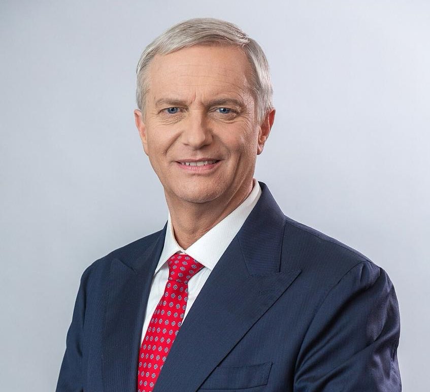 La Pontificia Universidad Católica de Chile felicita a José Antonio Kast Rist, exalumno de la Facultad de Derecho UC, tras su elección como Presidente de la República, haciendo extensivo el saludo institucional a su familia.

El presidente electo es abogado y cursó sus estudios