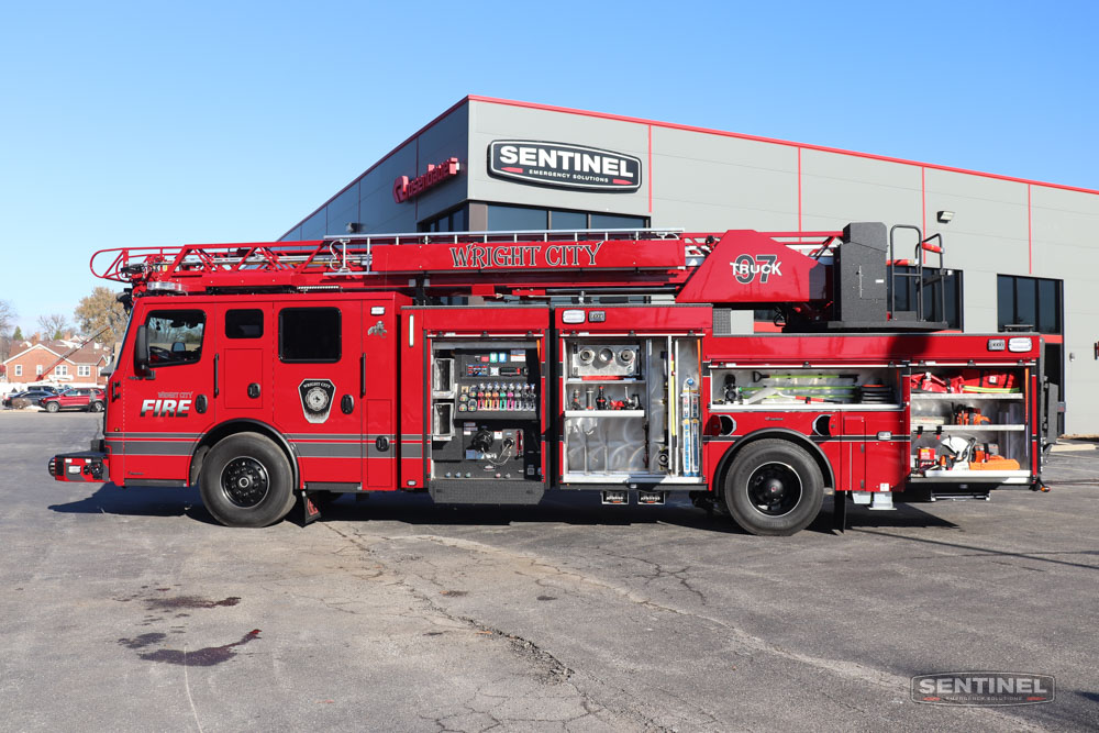 Sentinel_EmgSol's tweet image. NEW DELIVERY!
The Wright City FPD recently took delivery of this @RosenbauerGroup 78’ Viper Aerial! THANK YOU Chief  MacKnight and the Wright City Fire Protection District for choosing Sentinel and Rosenbauer to build your next fire apparatus!
sentineles.com/wrightcityfpd-…