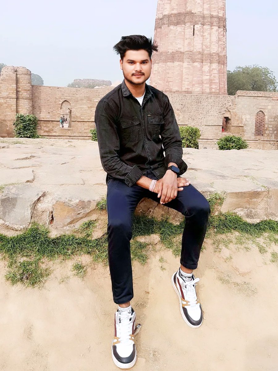 ShakyavansiS's tweet photo. Founder of Delhi Sultanate 

#qutbminar #Delhi #Place https://t.co/fY956CHueD