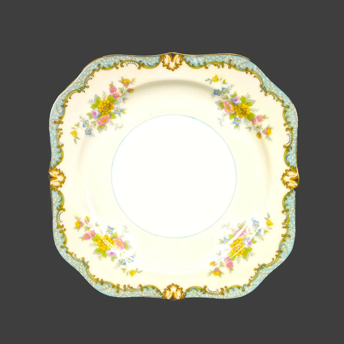 G97816960Girl's tweet photo. Vintage Noritake Morimura Lanare square salad plate. Green verge. Hand-painted Nippon. https://t.co/iqwBaGJw6p via @Etsy #BuyfromGroovy #antiques #tableware #tabledecor #NoritakeLanare #Morimura #Nippon #etsysellers https://t.co/e7KBIpvpjZ