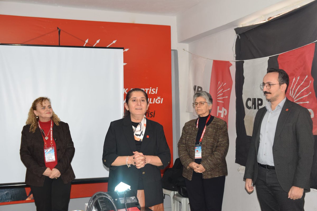 Parti Okulu eğitimleri kapsamında, CHP Adana İl Kadın Kolları tarafından düzenlenen; İl Kadın Kolları Başkanımız Özgürtan Çığ, il yönetim kurulu üyeleri, Yumurtalık İlçe Başkanımız Av. Okan Eryiğit, Yumurtalık İlçe Kadın Kolları Başkanımız Sinem Erol ve yönetim ekibinin