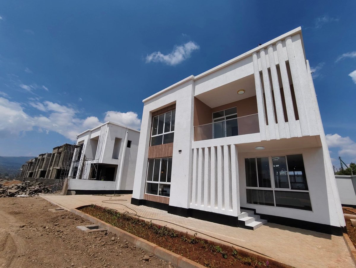 manoting9's tweet image. Newly project 

Coming up 
Kiserian pipeline rd
4 Bedrooms all ensuite 
For sale ksh 15M

📞 0721 594 567 #Manoti #realtor #house #onsale #fyp #homesforsale #inkarealtors #offplan #NewProject #NewListing