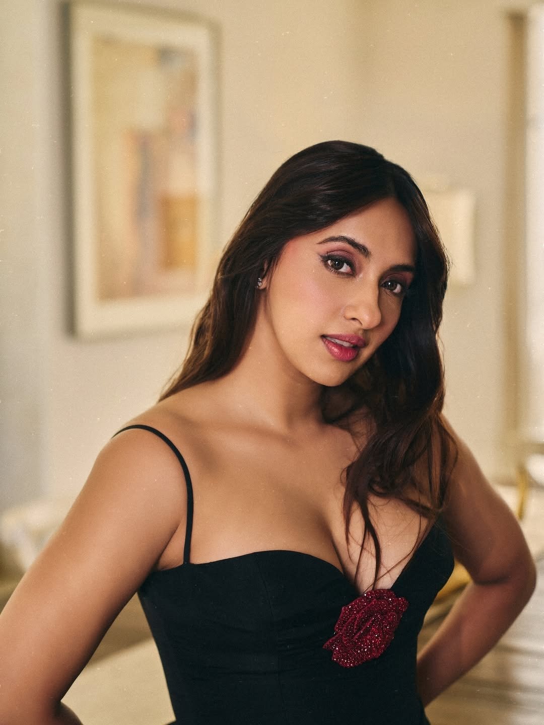 G8NyTX6aIAAD8w6?format=jpg&name=large