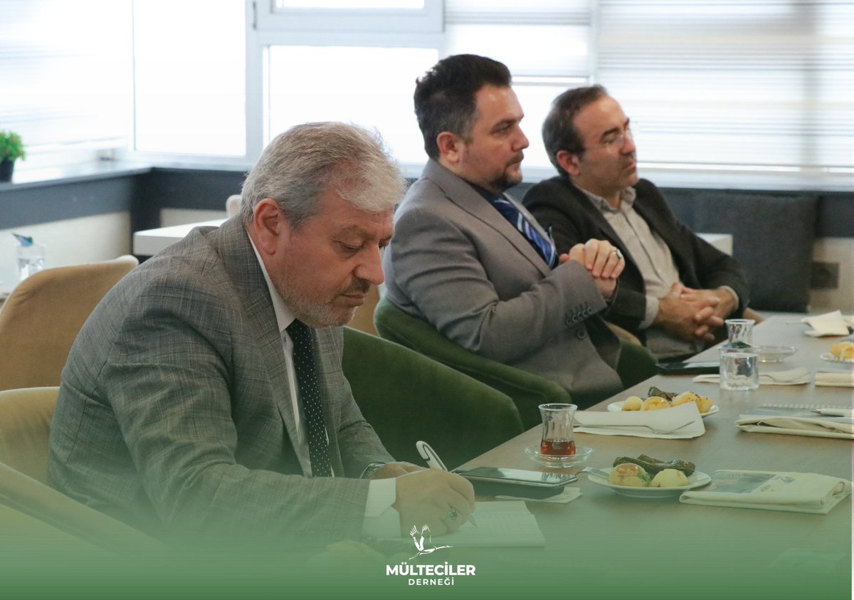 Refugees Association tweet media