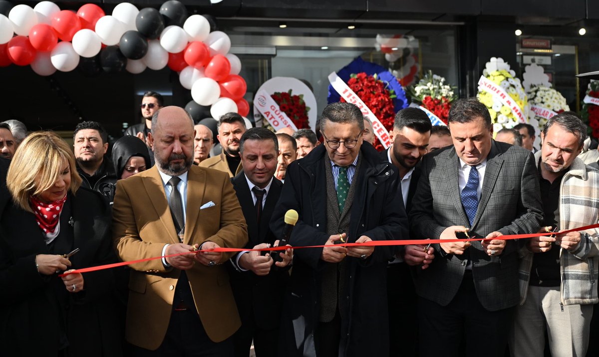 DrVeyselTiryaki's tweet photo. Karapürçek Mahallemizde hizmete giren bir işletmenin açılış etkinliğine katıldık. 

İlçemize değer katan her yatırımın, üretimin ve emeğin her zaman yanında olmaya devam edeceğiz. Yeni iş yerinin hayırlı olmasını diliyor, işletme sahiplerine bol kazançlar temenni ediyorum. https://t.co/lWPj6sz5JY