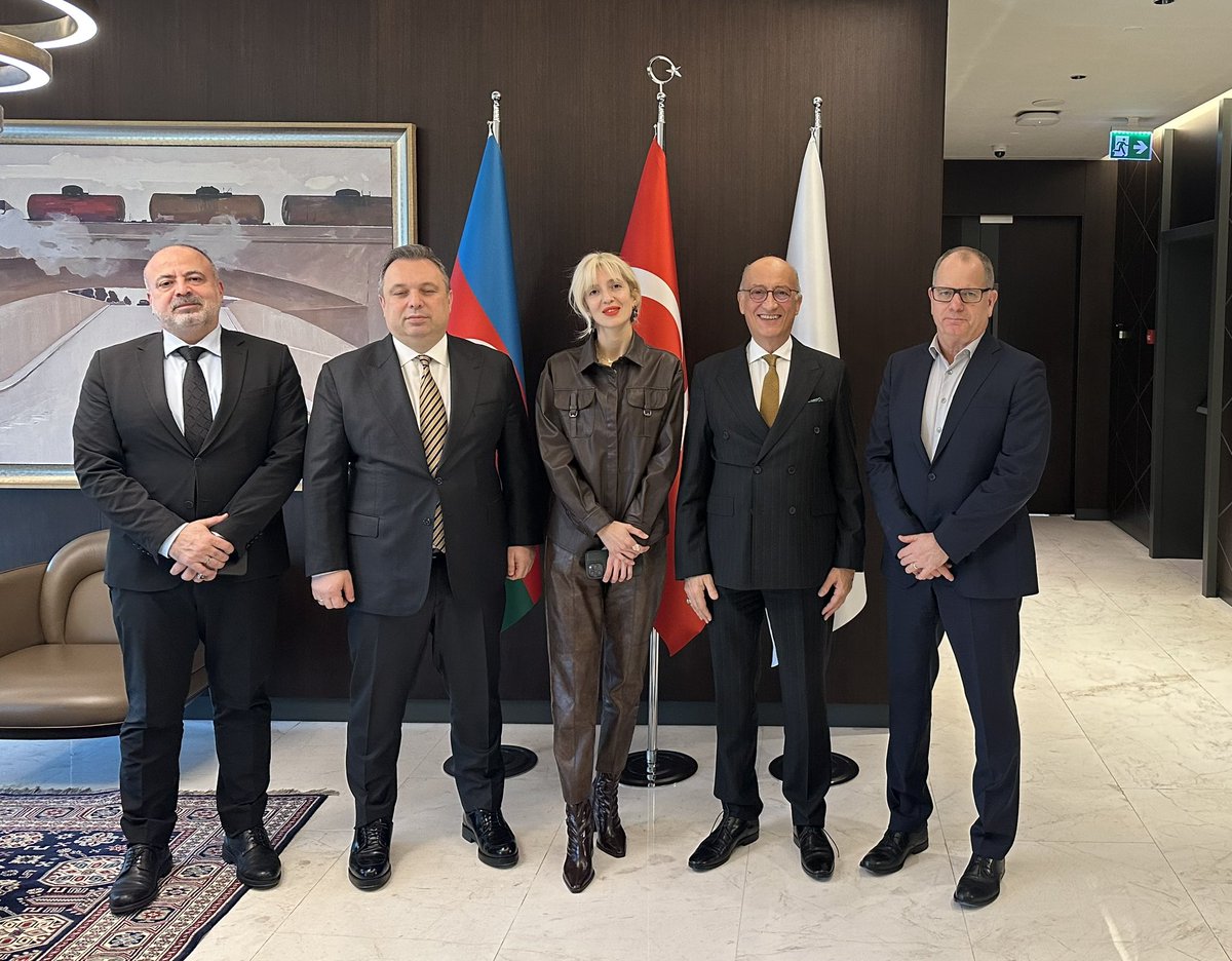 omersenguler's tweet image. CorporateConnections™ Türkiye ofisi olarak Başkanımız Sayın Begüm Mermeroğlu ile birlikte SOCAR Türkiye CEO’su Sayın Elchin Ibadov Beyefendi’yi ziyaret ettik.