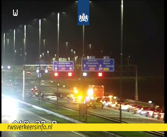Ongeval met meerdere voertuigen op A1 bij Baarn