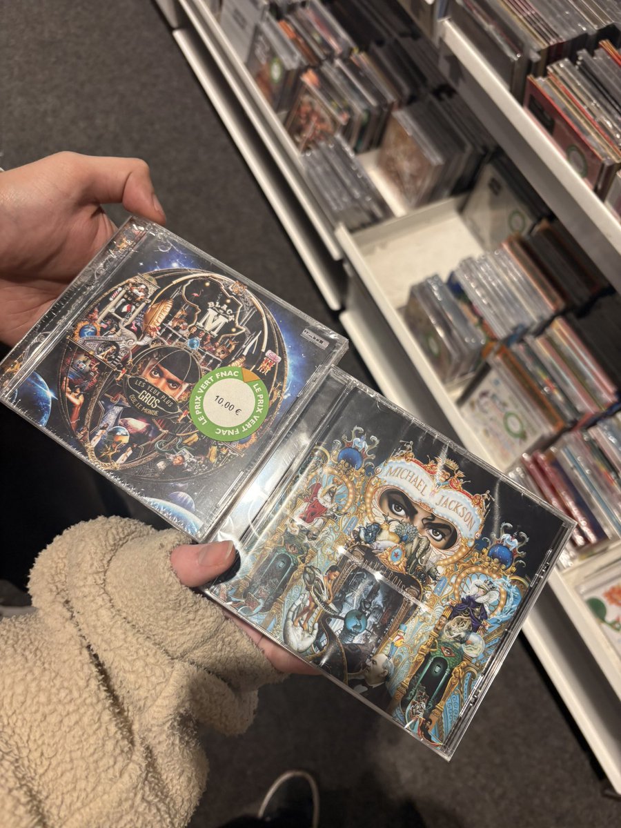 camillee111's tweet image. 🪱