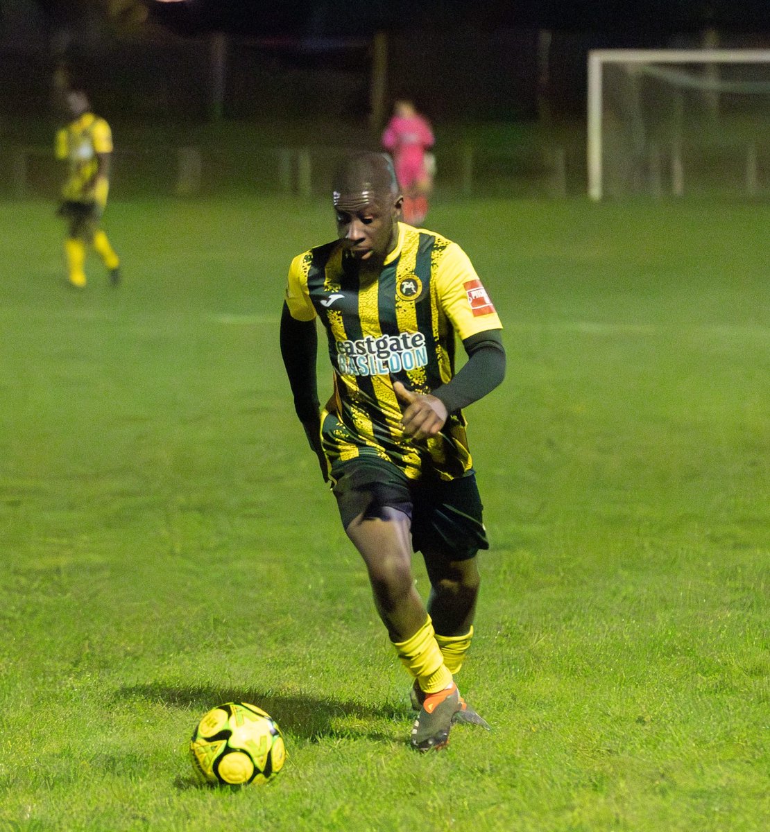 osei_08's tweet image. I’ve decided to leave @SportingBengal . Looking for a new club , any managers looking for centre mid, get in contact .

Looking for step 5 or 4 ideally . 

Retweets appreciated