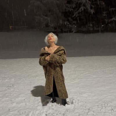 33Glamb's tweet photo. #NewProfilePic https://t.co/5estJ4xUdQ