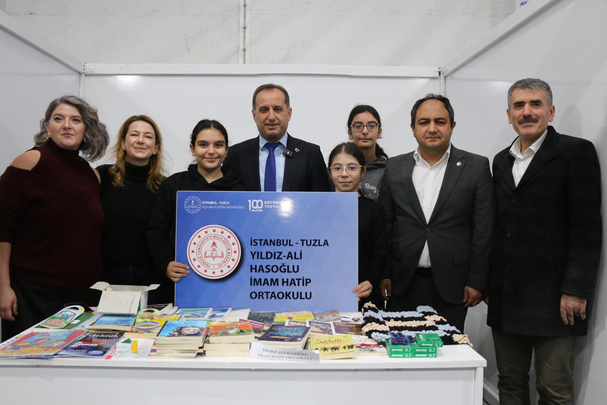 🎪✨ Çocuk Girişimciler Çarşısı Kuruldu! ✨🎪

İlçe Milli Eğitim Müdürümüz Metin ÇANGIR, Sayın Belediye Başkan Yardımcısı Sevcan BİLİR, Sayın Eğitim-Bir-Sen İstanbul 4 No’lu Şube Başkanı Bilal DURAN, Sayın Tuzla İlçe Müftüsü Mustafa AYDIN, okul ve kurum müdürlerimiz ile ilçemizde