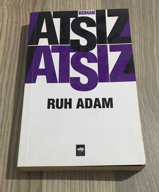 “Bana insanlardan mı bahsediyorsun? İnsanlar mazide ve tarihin yaprakları arasında kaldılar. Bu gördüklerin birer karikatürden başka bir şey değildir.”