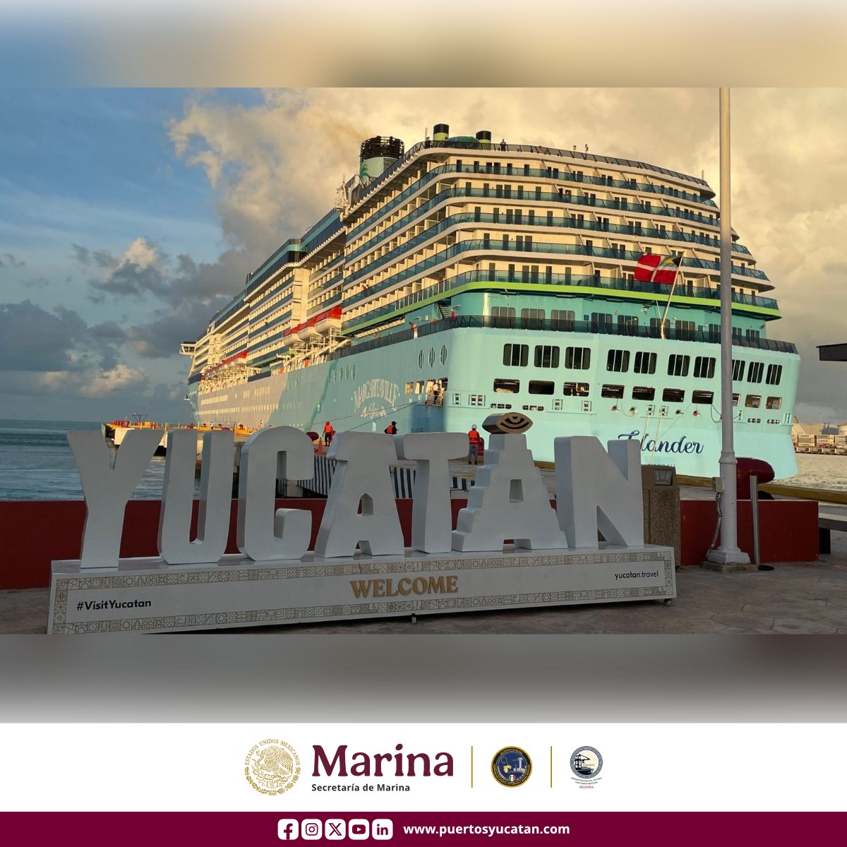 Lunes con arribo de #Crucero en #PuertoProgreso, con el atraque del Islander a las 6:47 h, procedente de Cozumel, Quintana Roo, viajan a bordo 2,460 visitantes: 1,613 pasajeros y 847 tripulantes; con programación de zarpe a las 15:00 h, con destino a Tampa, Florida.
#Turismo