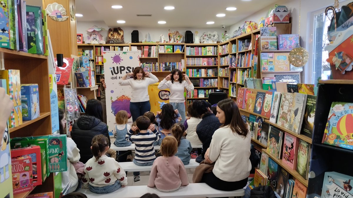 ✨ Así se vivió nuestro encuentro entre Cuentos de Titania y la librería LUA  Compartimos una mañana llena de historias, emociones y sonrisas junto a “¡Ups! ¡Qué rabieta!”  Gracias a todas las familias que se sumaron 📷 #upsquerabieta #cuentosdetitania #lecturainfantil #emociónes