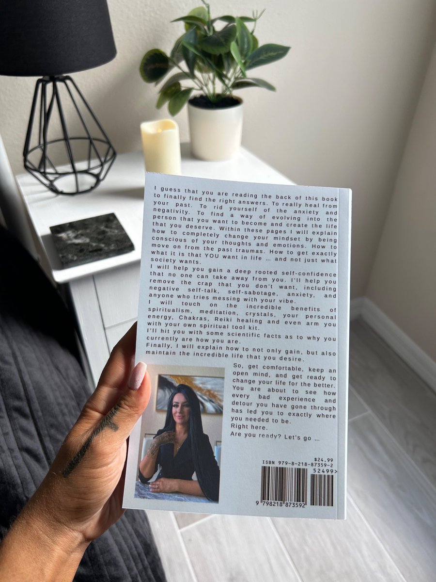 𝐇𝐞𝐫𝐞 𝐢𝐬 𝐢𝐭! ✨

The final version of What I Wish I knew Years Ago! 📖 

It will be available to buy on <a href="/amazon/">Amazon</a> and @luludotcom within a week but I was too excited and needed to show you! 

Follow, like, share @whatiwishiknewyearsago