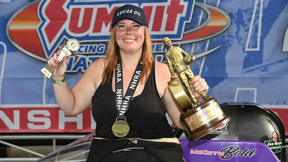 NHRADragster's tweet photo. NHRA Top Alcohol Dragster and Top Alcohol Funny Car racers put on a heck  of a show in 2025, so it’s difficult to single out the 10 most memorable moments  from the NHRA Lucas Oil Drag Racing Series, but we’ve done just  that.
https://t.co/EYA9xm6qBJ #NHRA https://t.co/RdsiPZBDm1