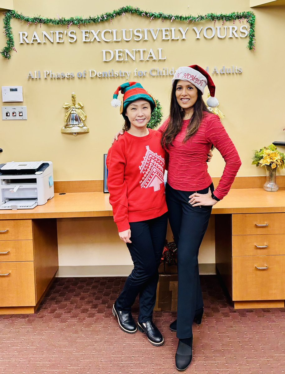 DrRane's tweet photo. Sleighing #smiles all #season long 🦷😊🎄❤️🎅 #dentist #plainsboro #wwp #10daystogo #busyseason 
609-275-1777
https://t.co/DyjGCBGFA6 
#santa #holidayvibes #holidays #newjersey #bestdentist #dentistlife #womenindentistry #dentalteam #holidaysmiles https://t.co/P34DjE6B0k