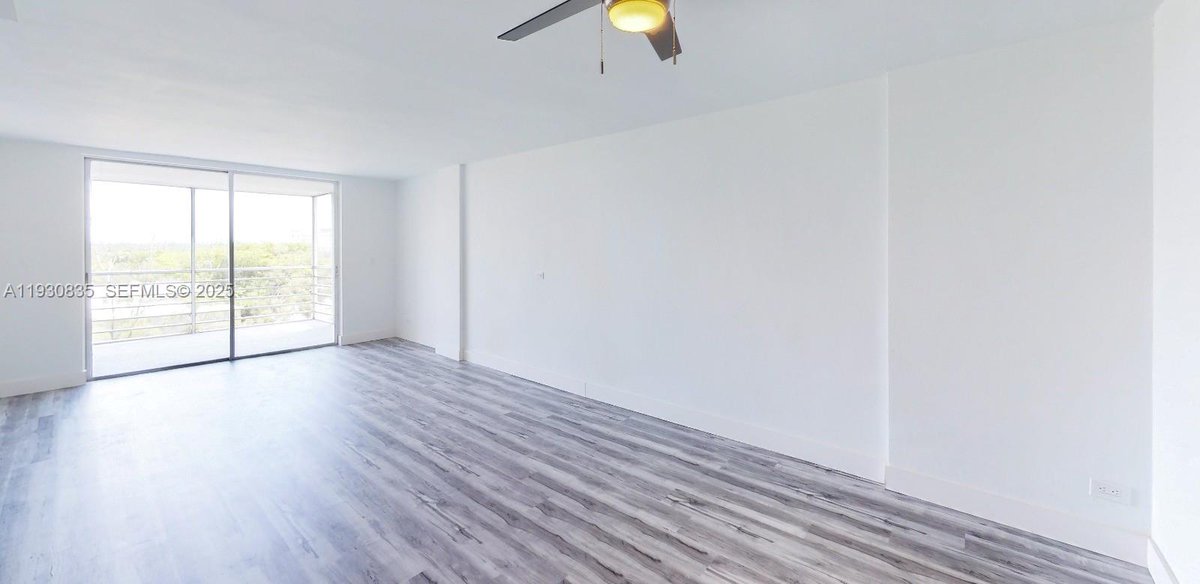 RealtybyRicardo's tweet photo. Location, upgrades, and a wow-worthy view!  This 1 bed, 1.5 bath Eastern Shores condo features a modern kitchen, new floors, and a sun-filled balcony with Sunny Isles views. Don’t wait—Lease it for $2050 per month!

#ForRent #CondoLiving #EasternShores https://t.co/W0kadSlZqn