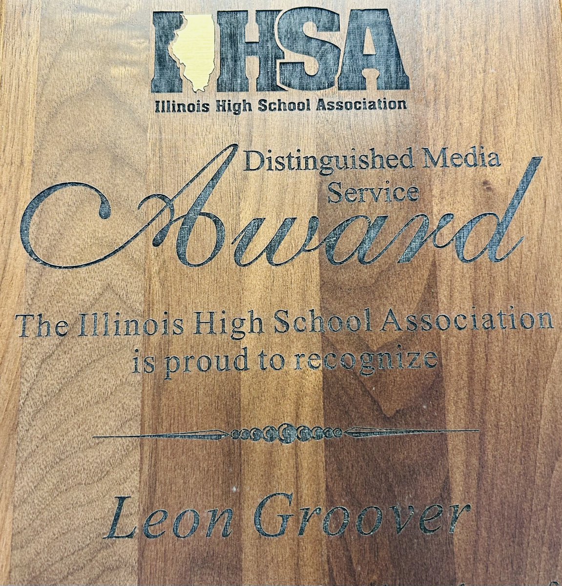 🎙️Leon Groover, the voice of Canton High School athletics for over 30 years, will be honored with the #IHSA Distinguished Media Service Award prior to the Canton varsity boys basketball game on December 19 at approximately  6:45 PM.

🔗More Info▶️ihsa.org/news-media/art…