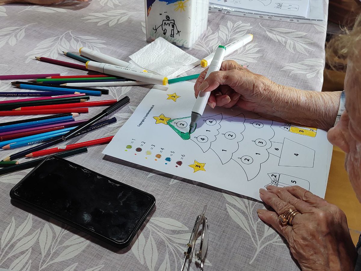 regsanix's tweet photo. 🙌 ¡#SaludComunitaria en #BenitoJuárez!

💭 Las y los promotores llevaron adelante el taller "Mentes en forma". La actividad se realiza en articulación con la Escuela de adultos N°701.

@SaludBAP https://t.co/GXgtUOSGMB