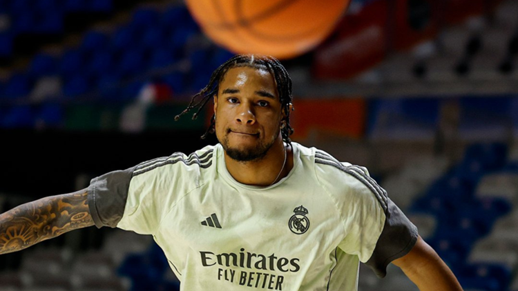 🚨Chuma Okeke ya tiene el pasaporte nigeriano (vía <a href="/RicardoGlezAS/">Ricardo González</a>  ) y es mucho más importante de lo que pensamos para el Real Madrid.   

🔜Gaby Deck será el siguiente en no ocupar plaza de extra. Y esto podría cambiar las cosas en el mercado.