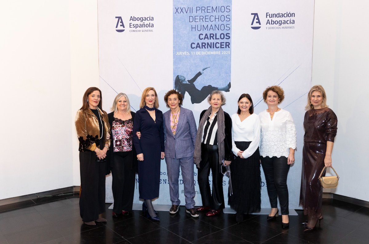 carmenicasoria's tweet photo. Un honor haber podido  asistir a los #PremiosDDHH Carlos Carnicer.
@Abogacia_es . Enhorabuena a los premiados @ y gracias por la compañía 🤗 https://t.co/g32yeEWKFi