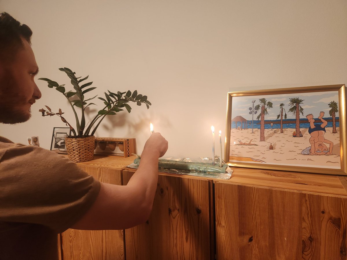 With Ben-Gurion watching over us, we light the second Hanukkah candle after the terror attack in Sydney targeting the Jewish community. History reminds us why we endure. Even in dark moments, we choose light. 🕯️🕯️
<a href="/achiadkalman/">Achiad Kalman אחיעד קלמן أَخيعاد كَلْمَن</a>