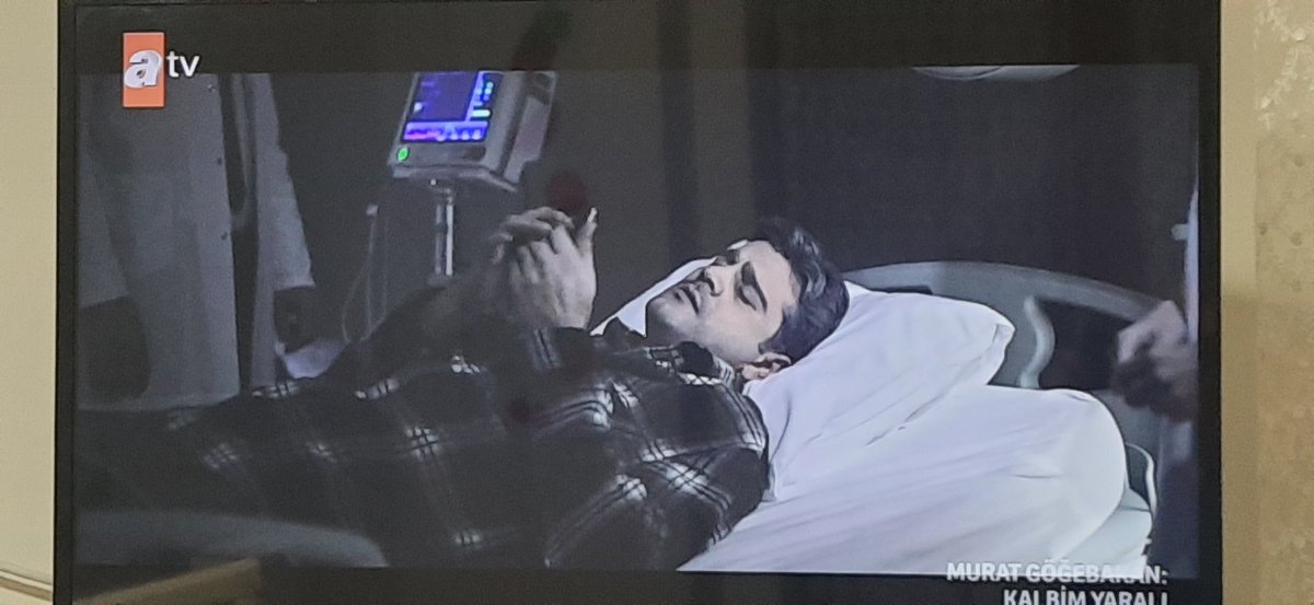 Ülkede nekadar da çok kul hakkı yemeye hevesli insan var yahu!

Rahmetliyi zavallı biri olarak göstermiş, yanlış içeriklerle dolu bir film çekmiş,ailesine,yakınlarına danışmadan kafasına göre uydurmuş, utanmadan yayınlamış, yazıklar olsun size yahu!

Zavallısınız.
#MuratGöğebakan