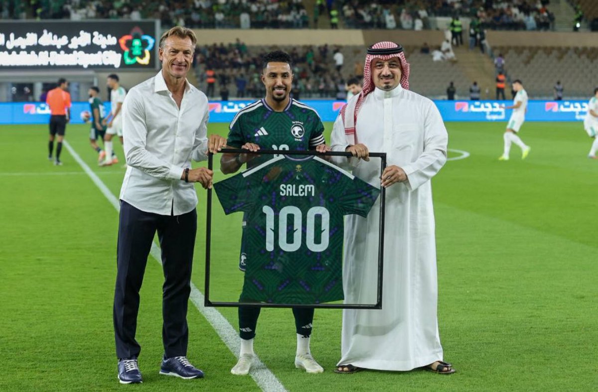 #السعوديه_الاردن
يرجع يرفع سروالة لا آسيا ولا الخليج ولا العرب 👎