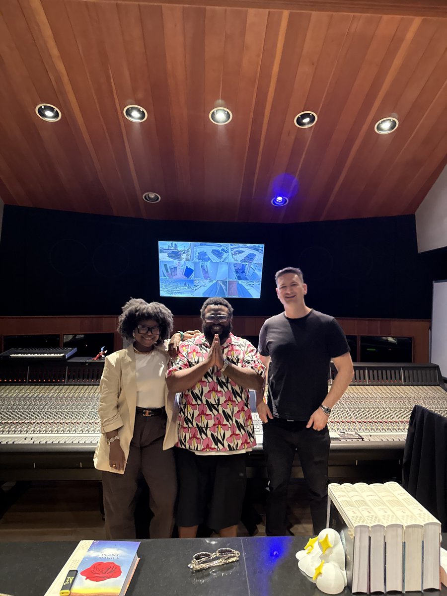 Uma jornada incrível, passando momentos preciosos com nossos artistas em Londres, Los Angeles e Nova York. Obrigado por