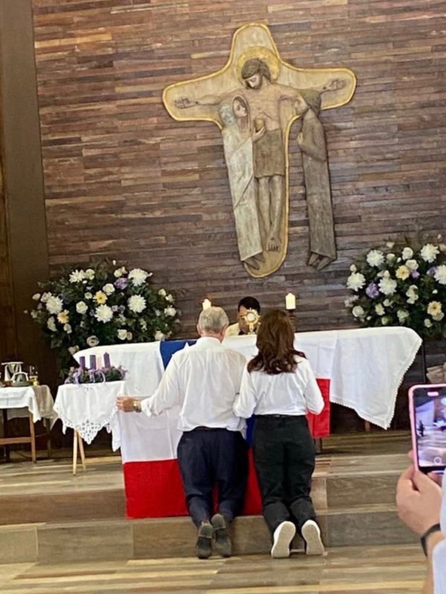 refacho1's tweet image. No es difícil entender cuál es el lado correcto.

#KastPresidenteDeChile 🇨🇱