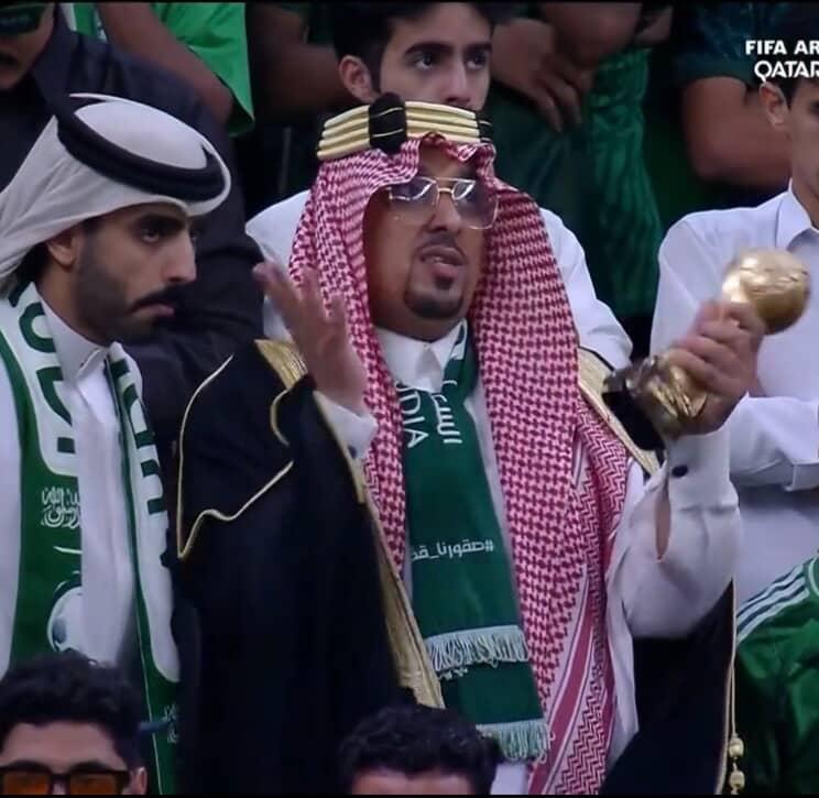 هات الكأس يا حج.