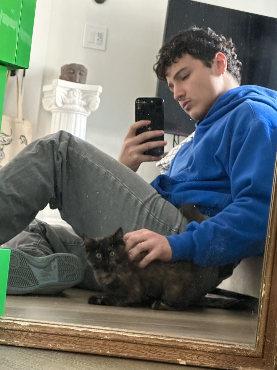 rawhmann's tweet image. la mejor michi