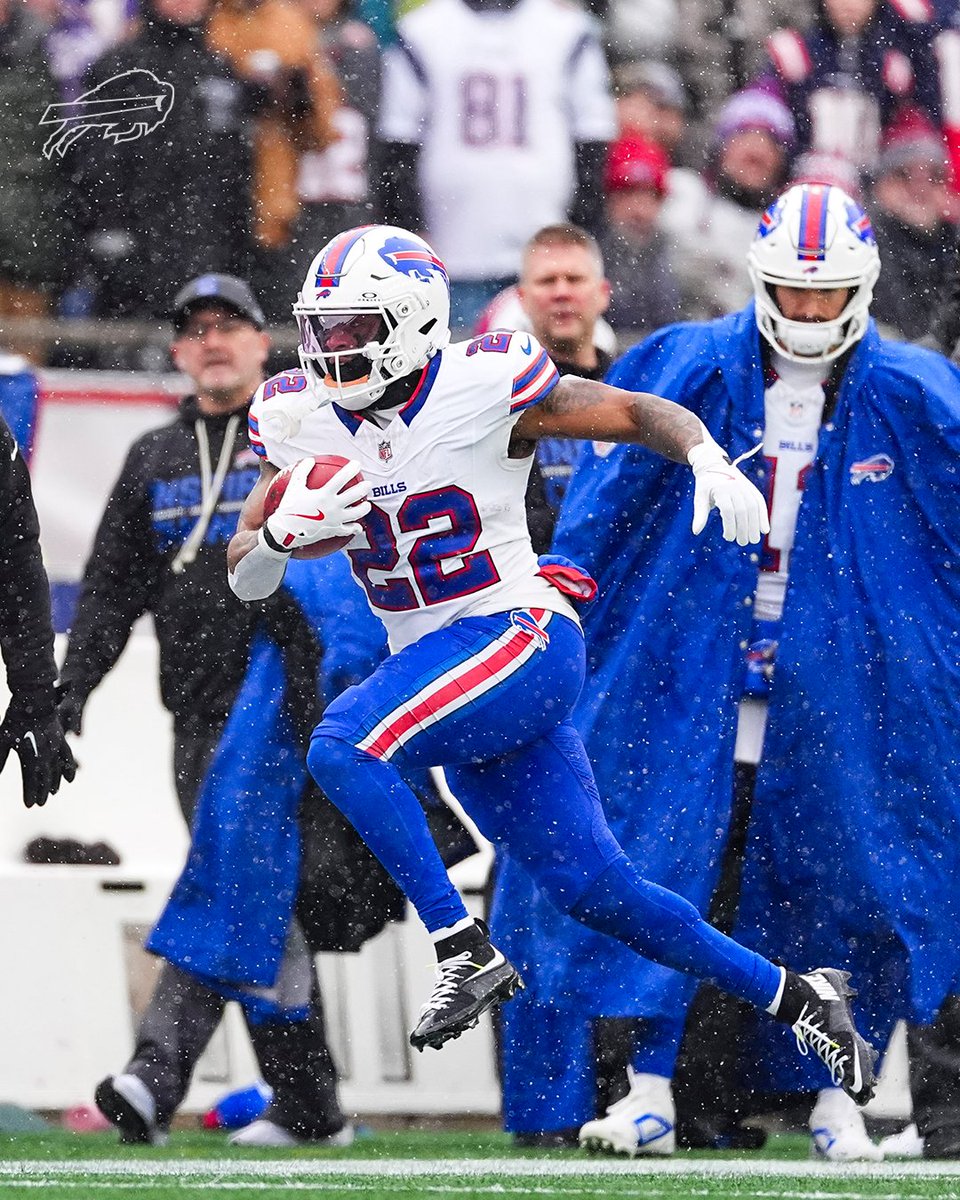 Ray Davis 𝗹𝗲𝗮𝗱𝘀 𝘁𝗵𝗲 𝗡𝗙𝗟 this season with an average kick return of 32.4 yards‼️
#ProBowlVote + @raydavis